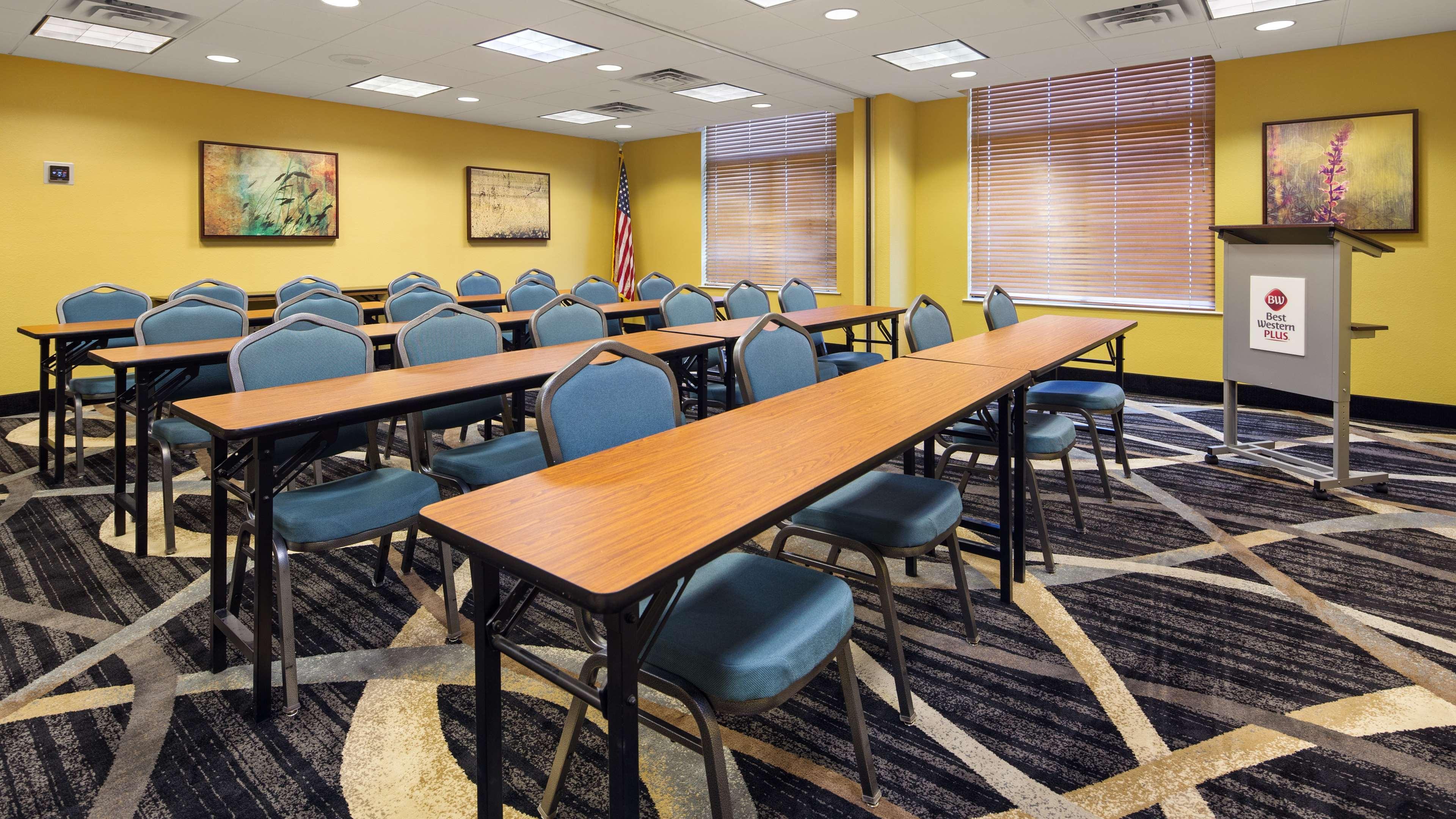 Best Western Plus Birmingham Inn & Suites מראה חיצוני תמונה