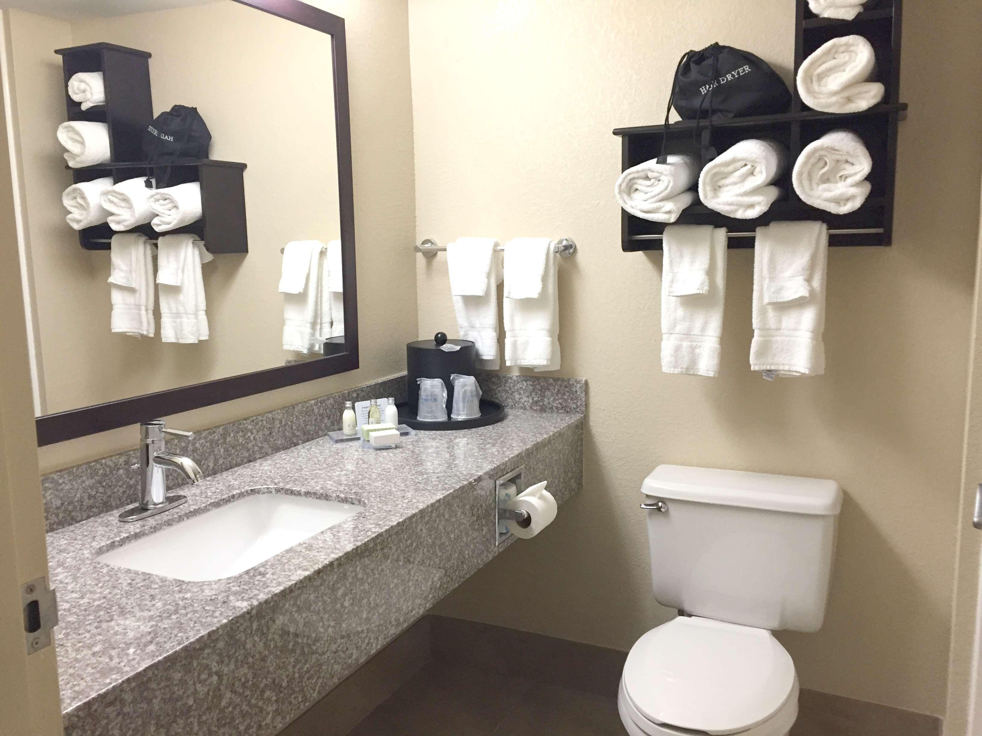 Best Western Plus Birmingham Inn & Suites מראה חיצוני תמונה