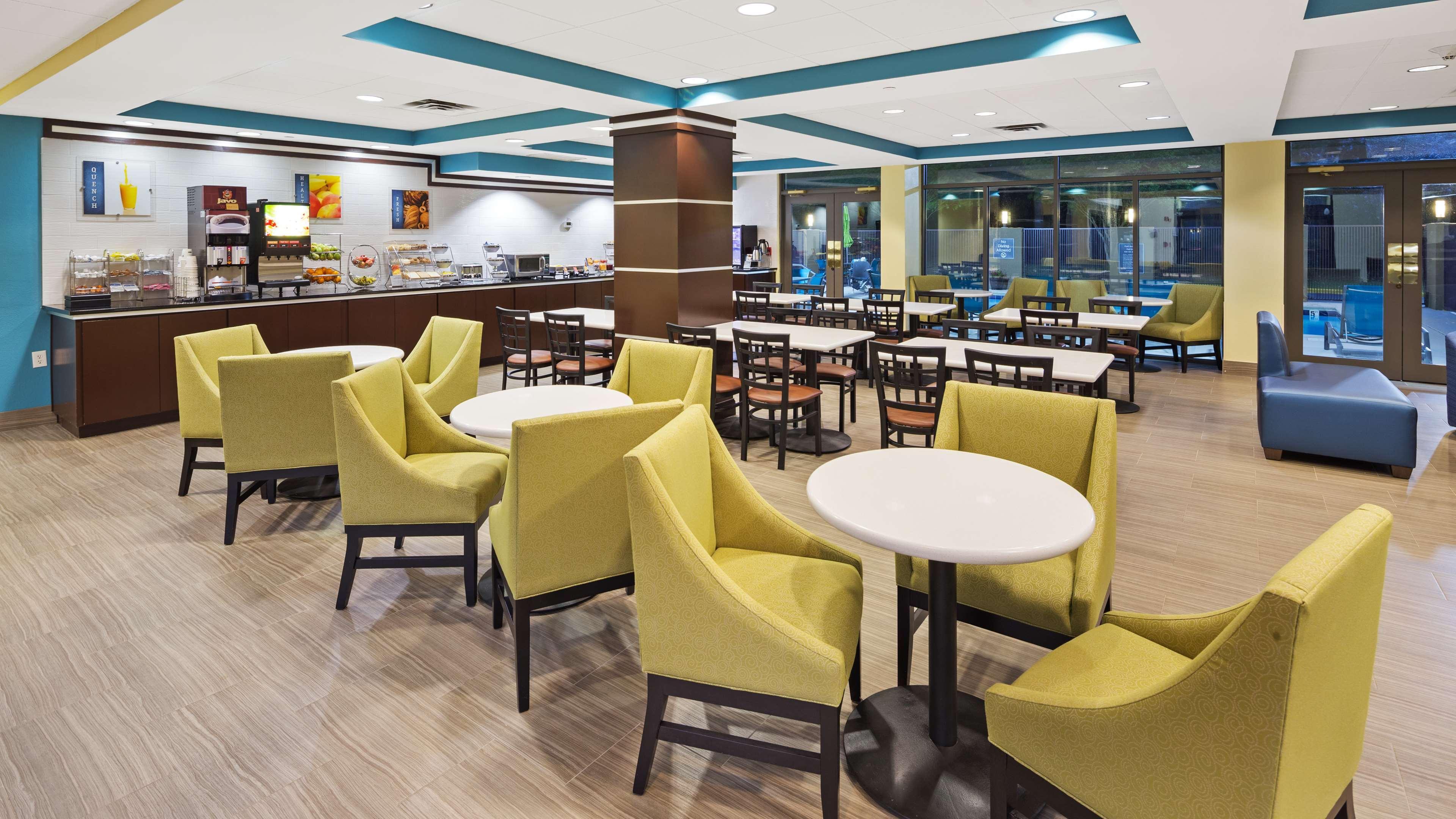 Best Western Plus Birmingham Inn & Suites מראה חיצוני תמונה