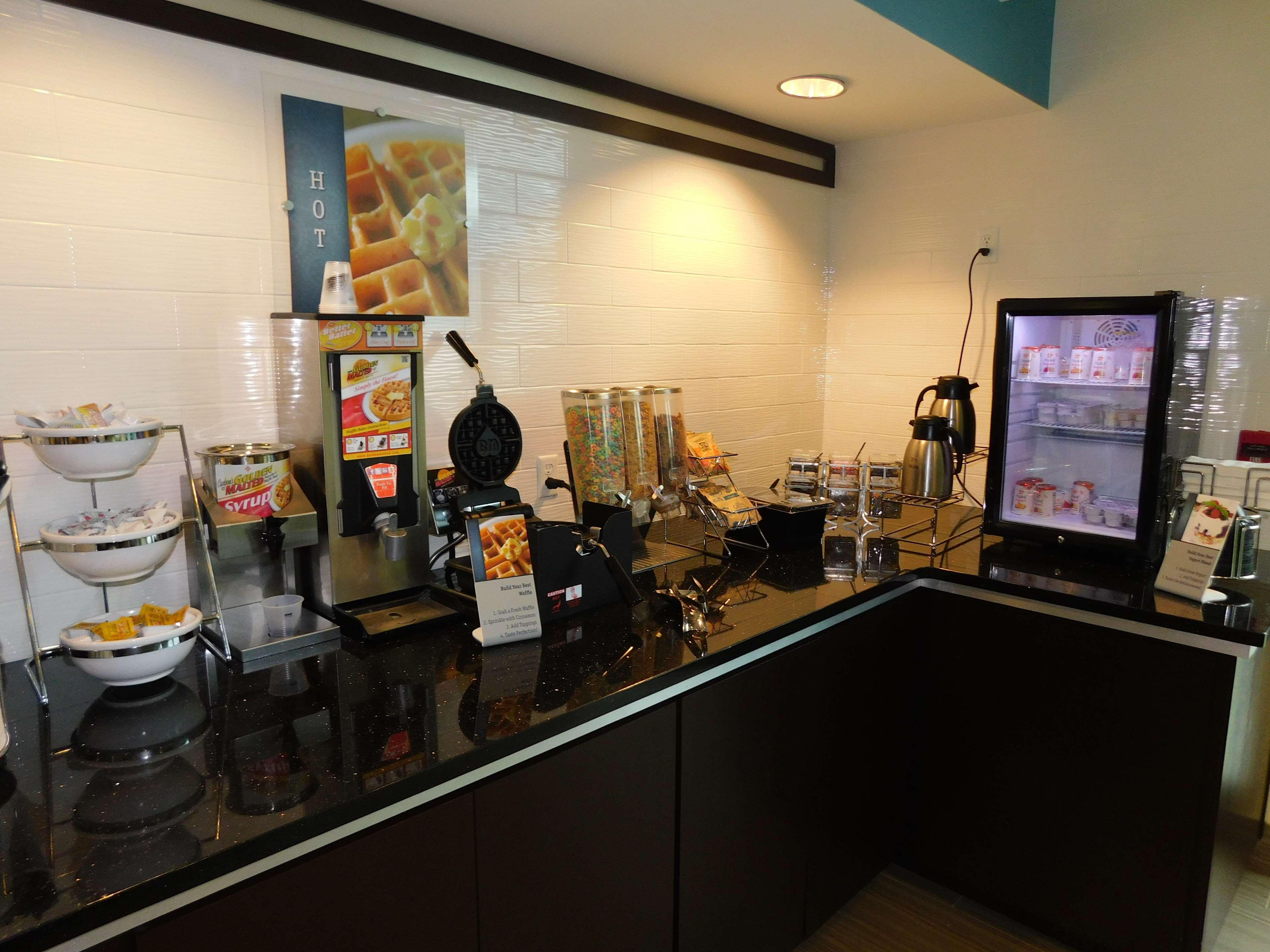 Best Western Plus Birmingham Inn & Suites מראה חיצוני תמונה