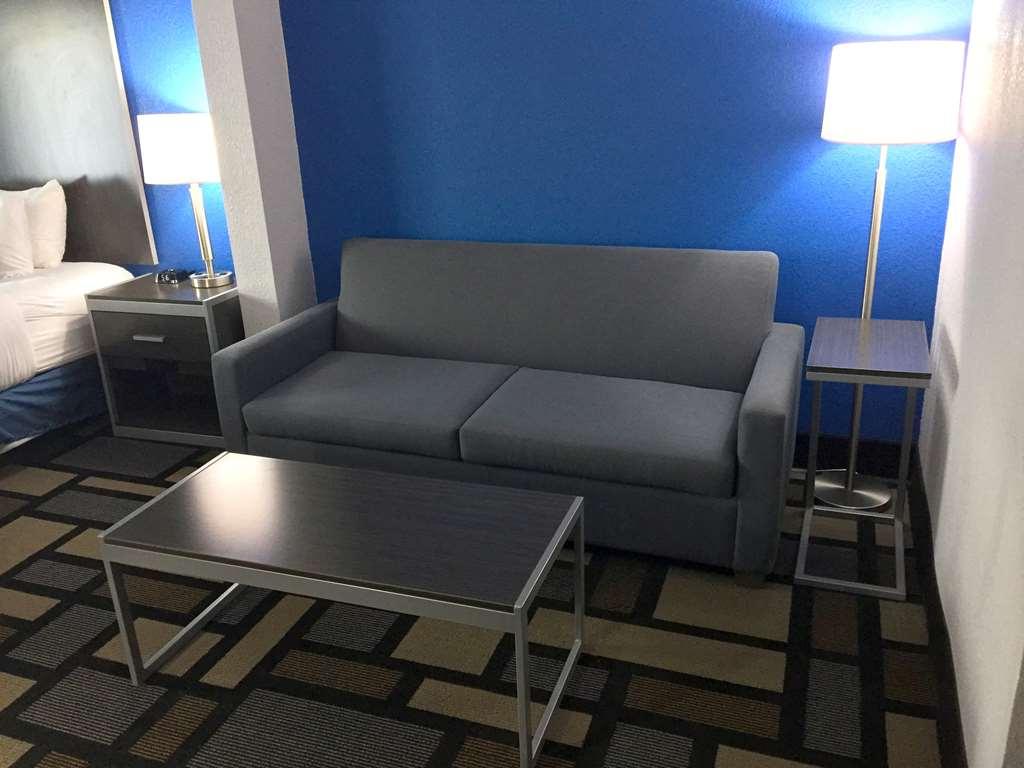 Best Western Plus Birmingham Inn & Suites חדר תמונה
