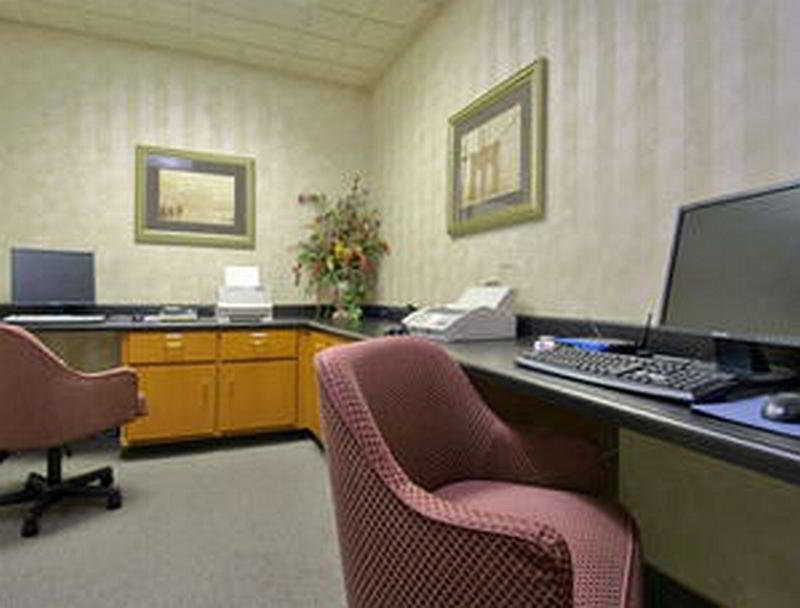 Best Western Plus Birmingham Inn & Suites מראה חיצוני תמונה