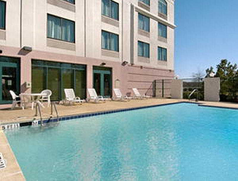 Best Western Plus Birmingham Inn & Suites מראה חיצוני תמונה