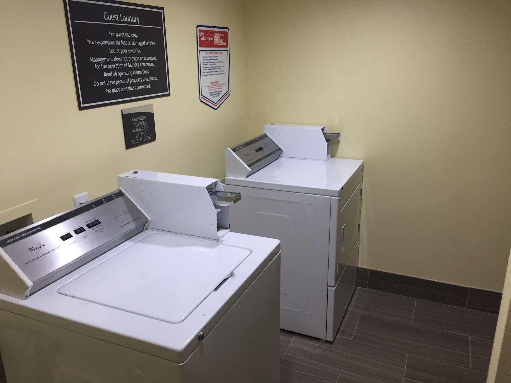 Best Western Plus Birmingham Inn & Suites מראה חיצוני תמונה